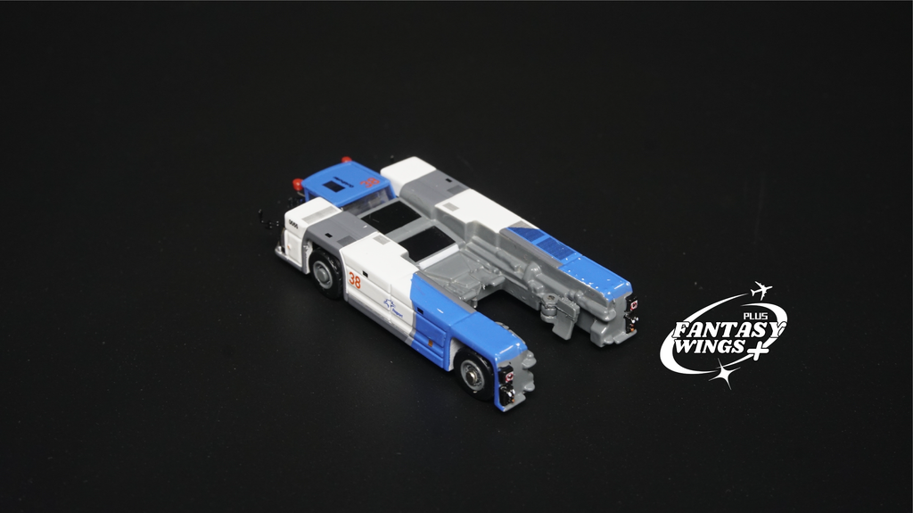 Fantasywings+ 1/200 PushBack Truck AST-1 #38
