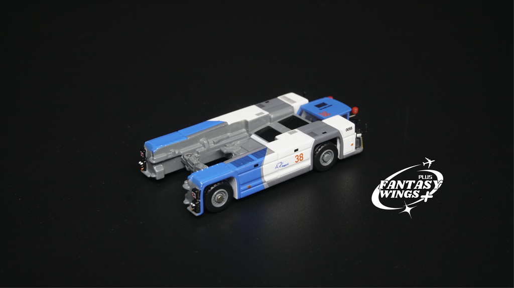 Fantasywings+ 1/200 PushBack Truck AST-1 #38